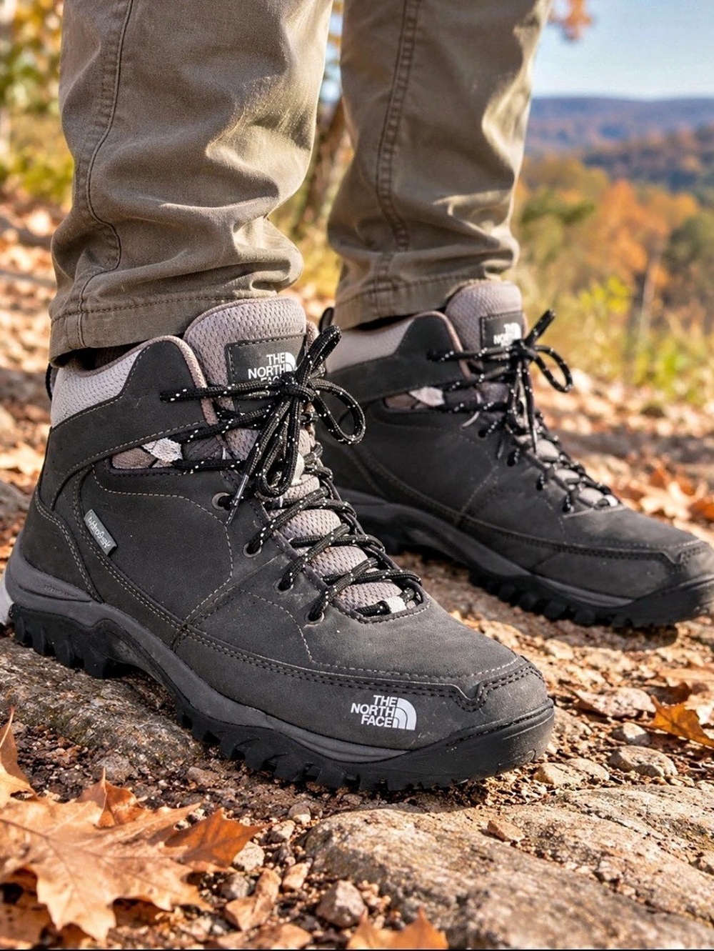 The North Face Men’s HydroSeal Heatseeker Waterproof Hiking Boots Size 9